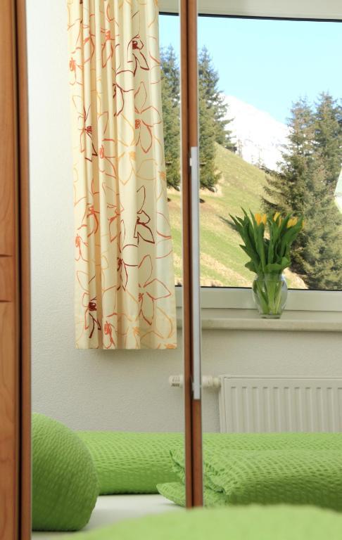 Apartmán Adlerhof Sankt Leonhard im Pitztal Pokoj fotografie